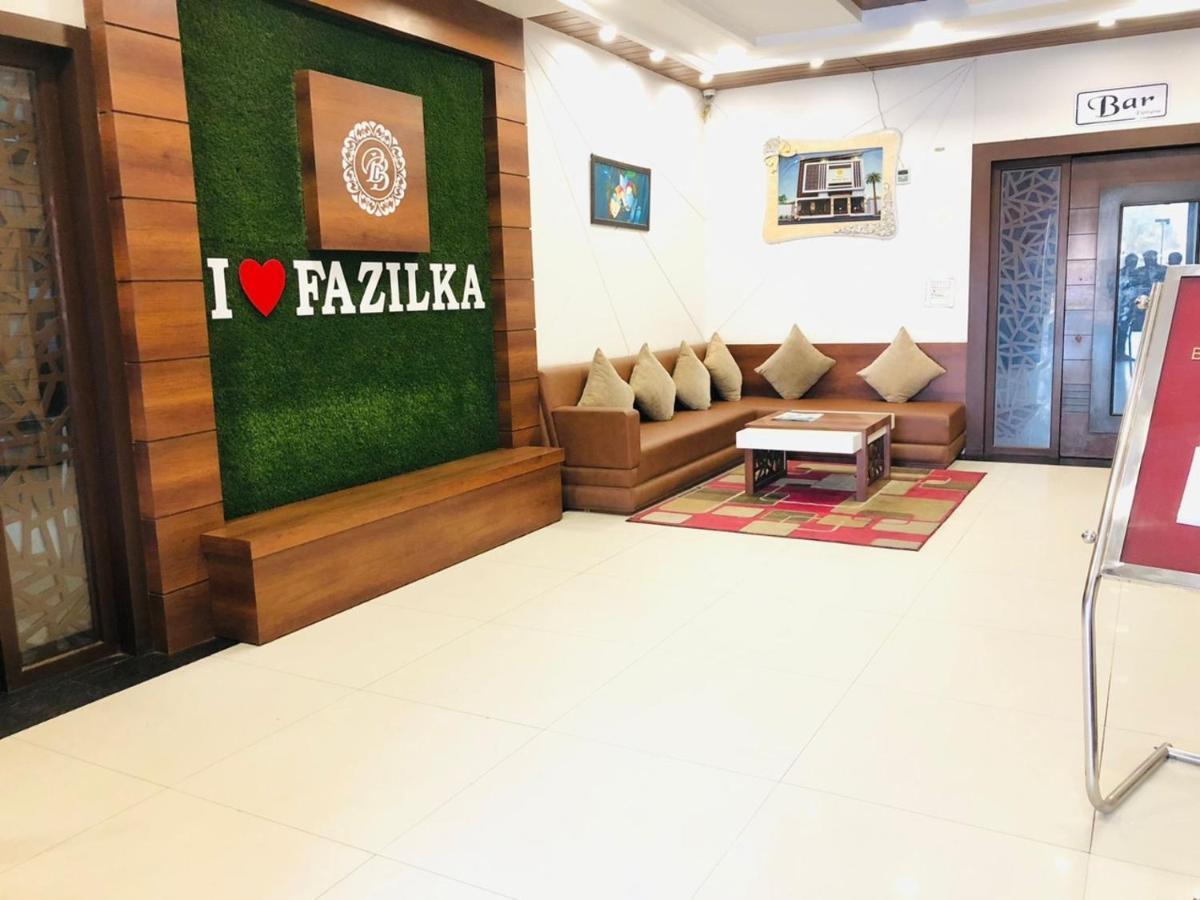 Hotel Blessing Bells, Fāzilka Exterior foto